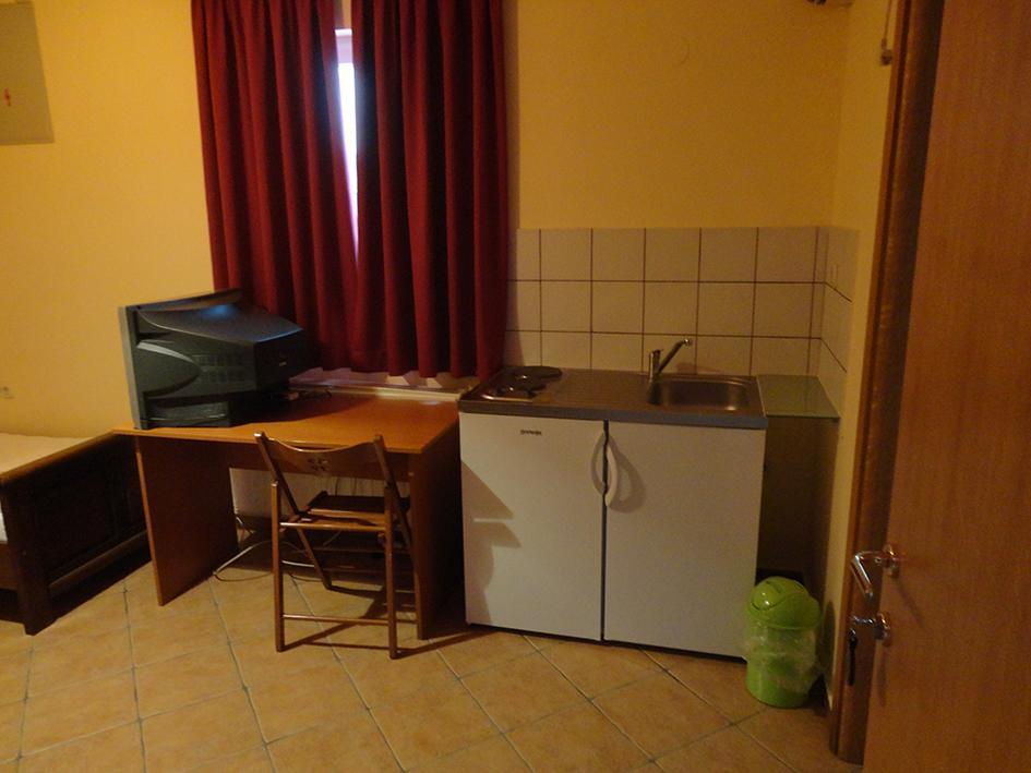 Prenociste "Magnus" Acomodação com café da manhã Slavonski Brod Exterior foto
